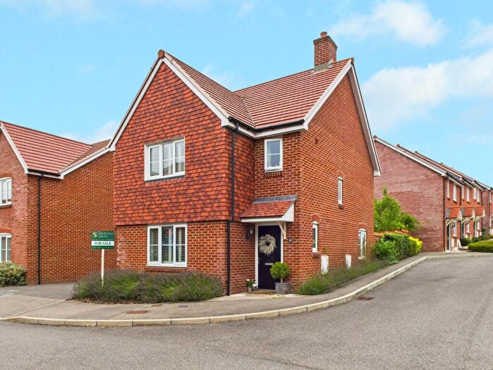 3 Bedroom Detached House For Sale In Rhodes Way, Billingshurst, West Sussex., RH14