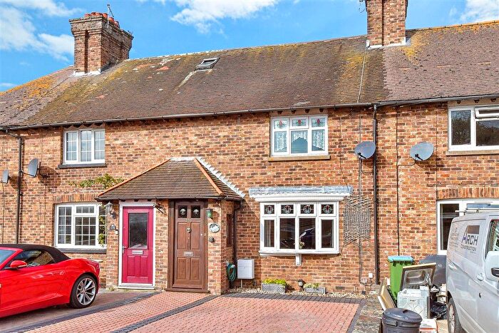 2 Bedroom Terraced House For Sale In Fitzalan Road, Arundel, West Sussex, BN18