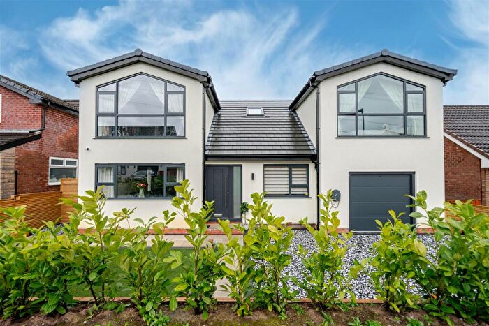 4 Bedroom Detached House For Sale In Beatrice Road, Worsley, Manchester, M28