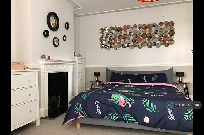 2 Bedroom Detached House To Rent In Lordship Lane, London, SE22