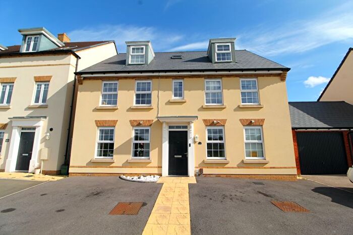 5 Bedroom Detached House For Sale In Deer Park, Thornbury, BS35