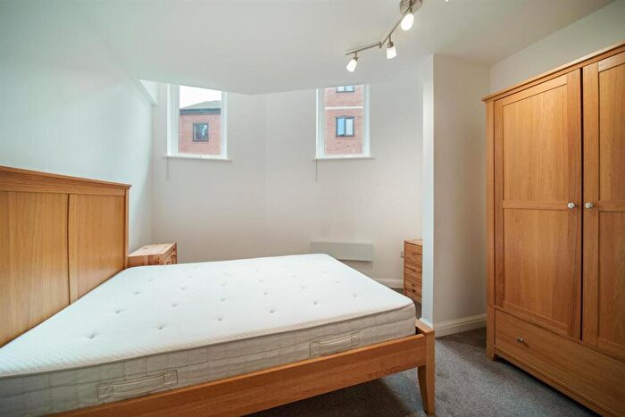 2 Bedroom Apartment For Sale In St. Peters Hall, The Calls, Leeds City Centre, LS2