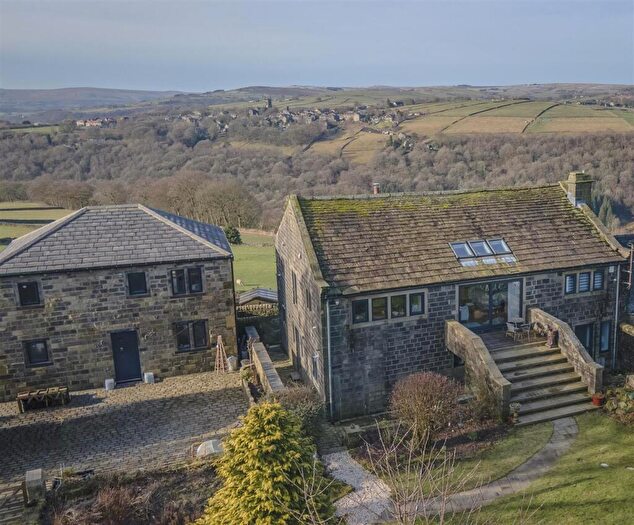4 Bedroom Character Property For Sale In The Coach House, Boston Hill, Old Town, Hebden Bridge, HX7