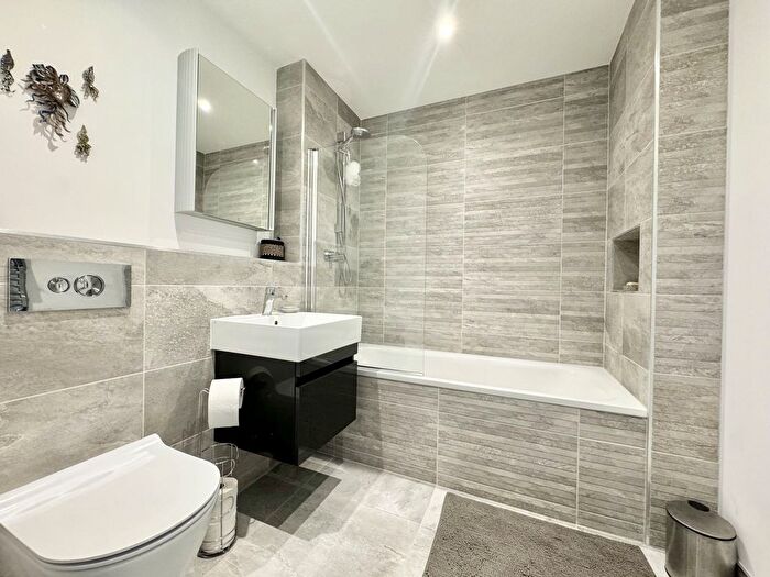 1 Bedroom Flat To Rent In Westbrook Gardens, Margate, CT9