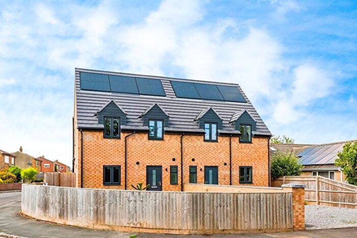 3 Bedroom Semi-Detached House To Rent In Milestone Road, Carterton, OX18
