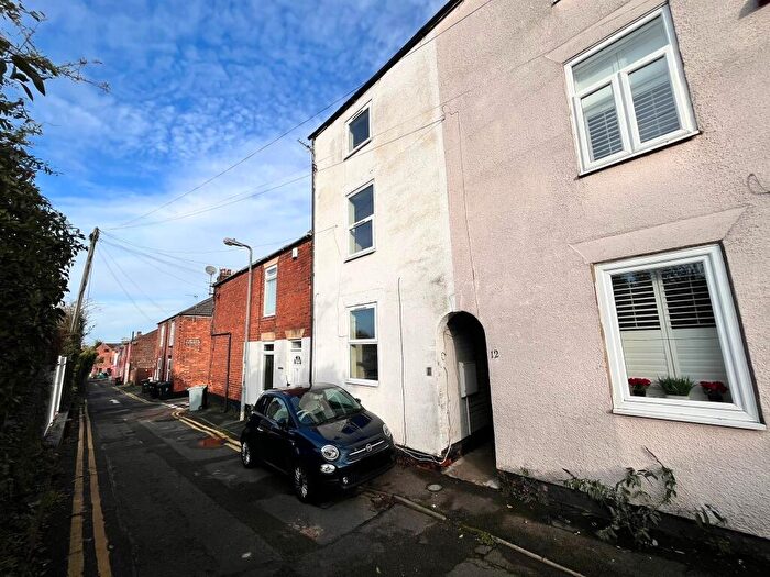 4 Bedroom Terraced House To Rent In Queen Street, Grantham, NG31