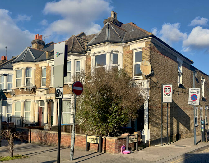 3 Bedroom Flat To Rent In Manor Park Road, Brent, London, NW10