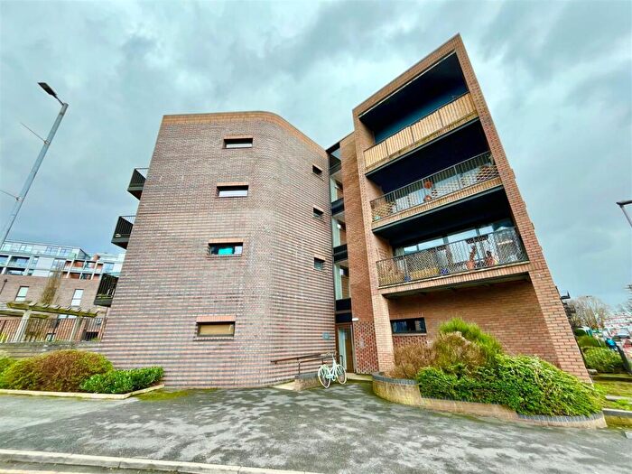 1 Bedroom Apartment To Rent In Burgess House, New Union Street, Manchester, M4