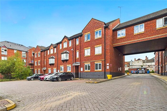 1 Bedroom Flat For Sale In Lahnstein Court, Kettering, Northamptonshire, NN16