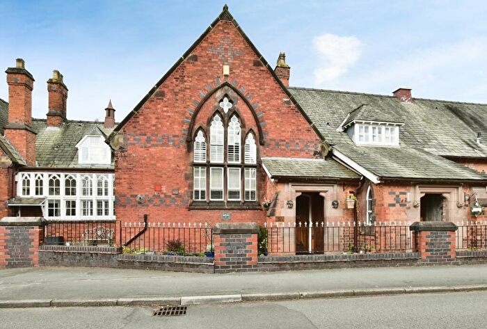 4 Bedroom Mews For Sale In Hartford Road, Davenham, Northwich, CW9