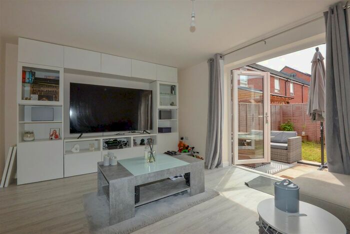 3 Bedroom End Of Terrace House For Sale In Old Market Road, Bridgwater, TA6