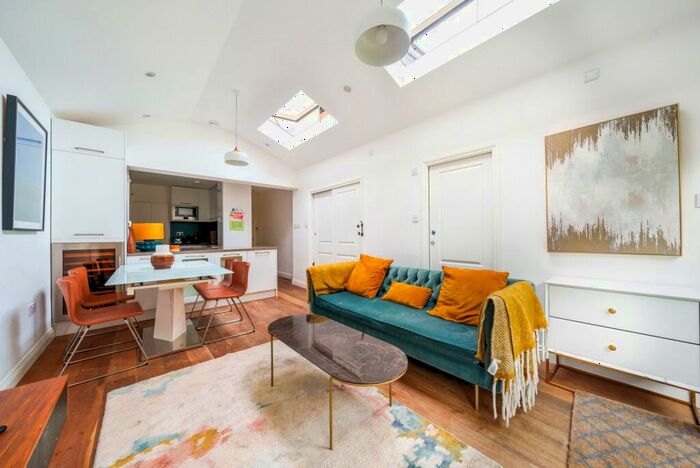 3 Bedroom Semi-Detached House To Rent In Windsor Road, Kingston Upon Thames, KT2