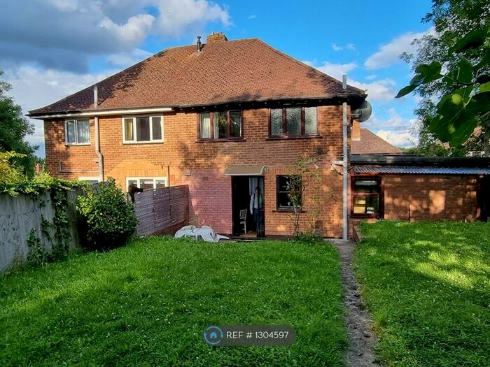 4 Bedroom Semi-Detached House To Rent In Linkway, Guildford GU2