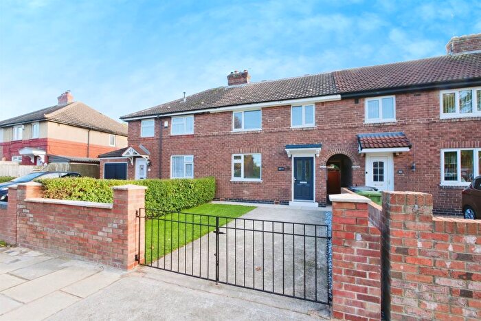 3 Bedroom Semi Detached House For Sale In Burdyke Avenue, York, YO30
