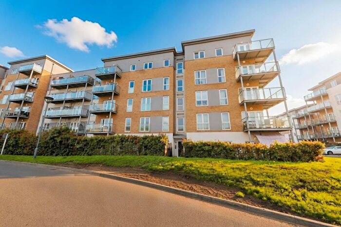 2 Bedroom Flat For Sale In Pennyroyal Drive, West Drayton, UB7