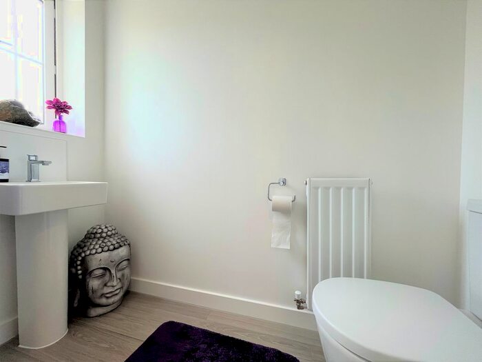 2 Bedroom Semi-Detached House For Sale In Roseacre Gardens, Warwick, CV34