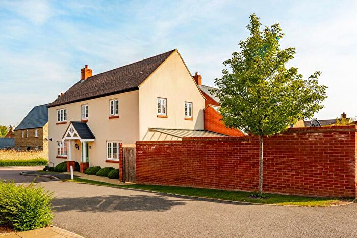 4 Bedroom Detached House For Sale In Whittlewood End, Silverstone, NN12