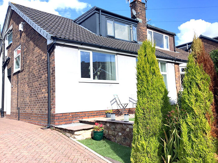 4 Bedroom Semi-Detached House For Sale In Wellmeadow Lane Uppermill, OL3