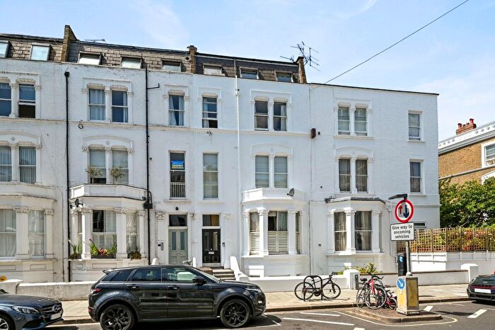 2 Bedroom Flat For Sale In Sinclair Road, London, W14