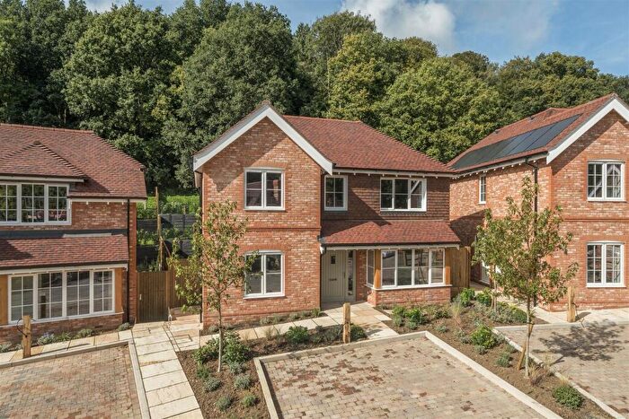 4 Bedroom Detached House For Sale In Critchmere Hill, Haslemere, GU27