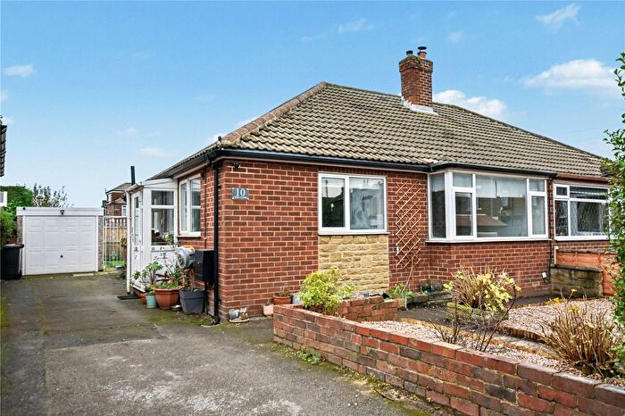 2 Bedroom Bungalow For Sale In The Close, East Ardsley, Wakefield, West Yorkshire, WF3