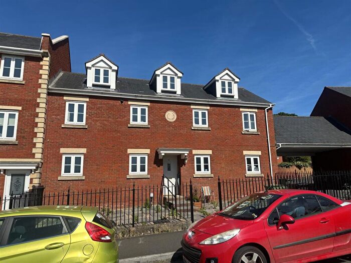 2 Bedroom Apartment To Rent In Royal Crescent, Exeter, EX2