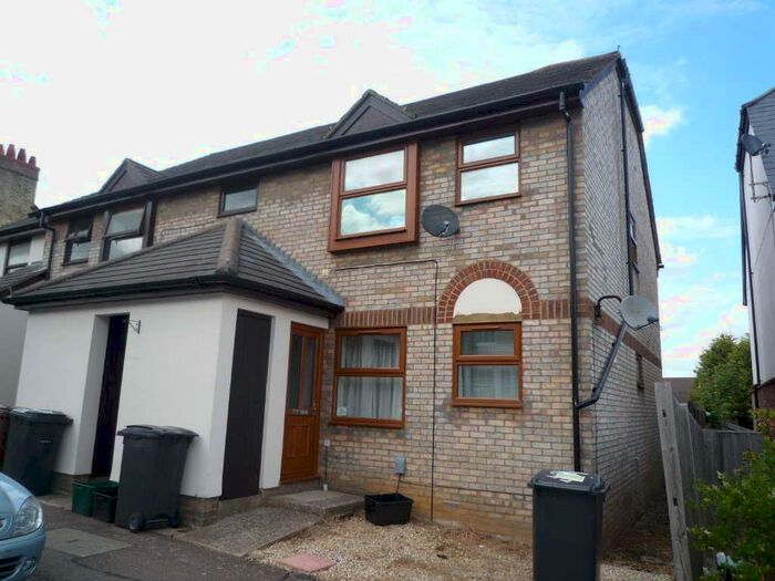 2 Bedroom Flat To Rent In Victoria Road, Hitchin SG5