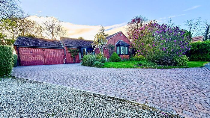 4 Bedroom Detached Bungalow For Sale In Beech Rise, Paull, Hull, HU12