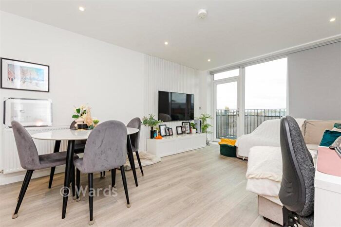 2 Bedroom Flat For Sale In Vauxhall Place, Dartford, Kent, DA1