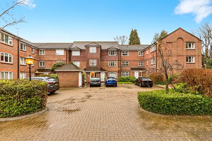 1 Bedroom Flat For Sale In Greenacres, North Parade, Horsham, West Sussex, RH12
