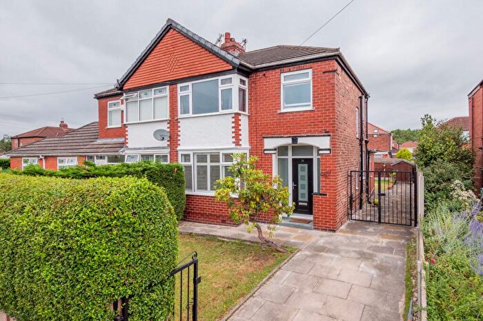 3 Bedroom Semi-Detached House For Sale In Bradwell Avenue, Stretford, M32