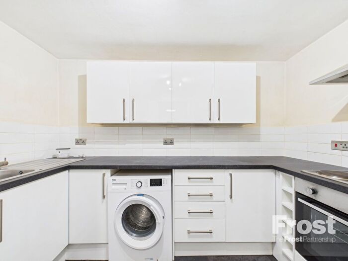 1 Bedroom Flat To Rent In High Street, Burnham, Bucks, SL1