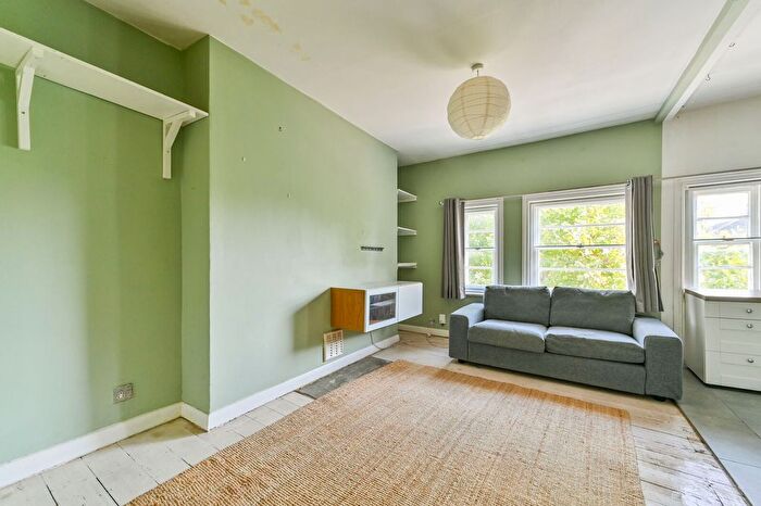 1 Bedroom Flat To Rent In Brondesbury Villas, Brondesbury, London, NW6