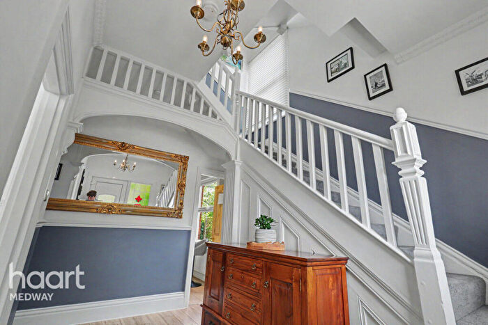 4 Bedroom Semi Detached House For Sale In Maidstone Road, Chatham, ME4