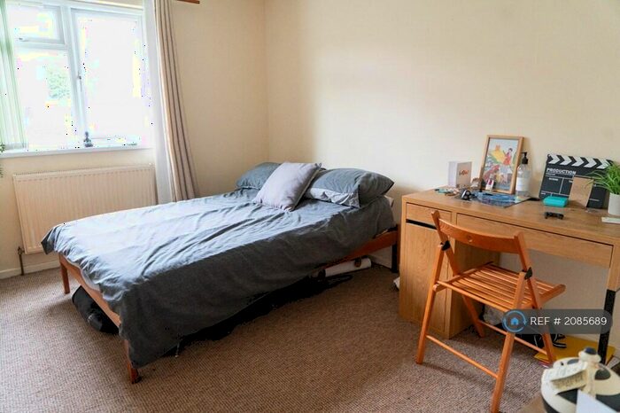 4 Bedroom Semi-Detached House To Rent In Fettiplace Road, Headington, Oxford, OX3