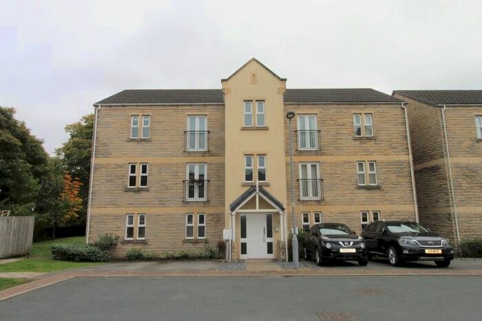 2 Bedroom Flat To Rent In Tundra Grove, Gilstead, Bingley BD16