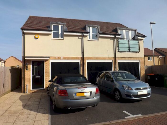 2 Bedroom Apartment To Rent In Leyland Road, Dunstable, LU6