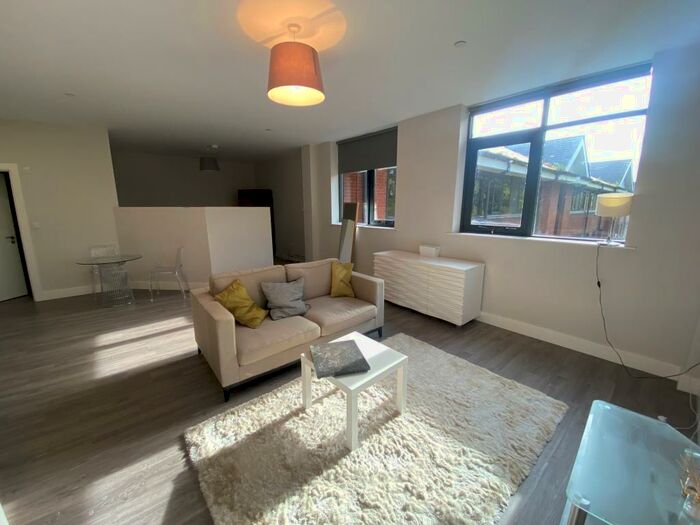 1 Bedroom Apartment To Rent In Dawsons Square, Pudsey, LS28