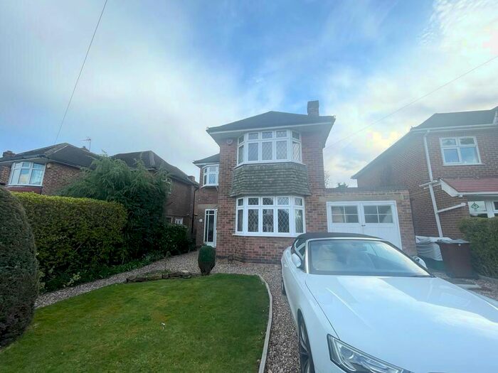 3 Bedroom House To Rent In Templeoak Drive, Wollaton, NG8