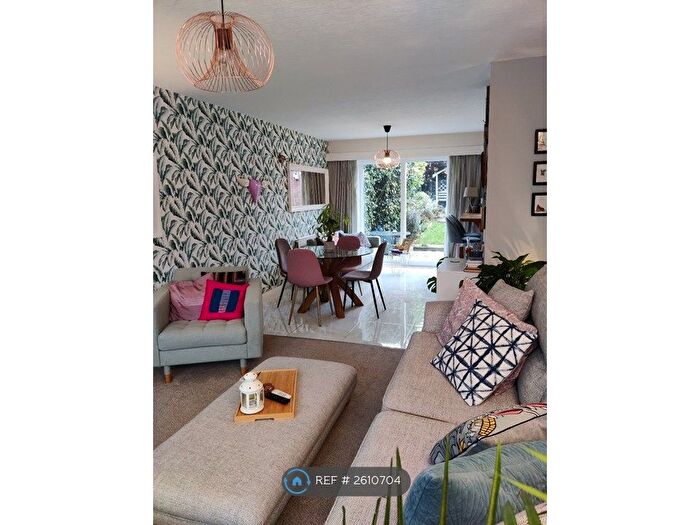 3 Bedroom Semi-Detached House To Rent In Billesden Close, Coventry, CV3