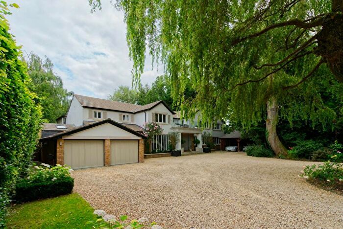 6 Bedroom Detached House For Sale In Ferry Lane, Marlow, SL7