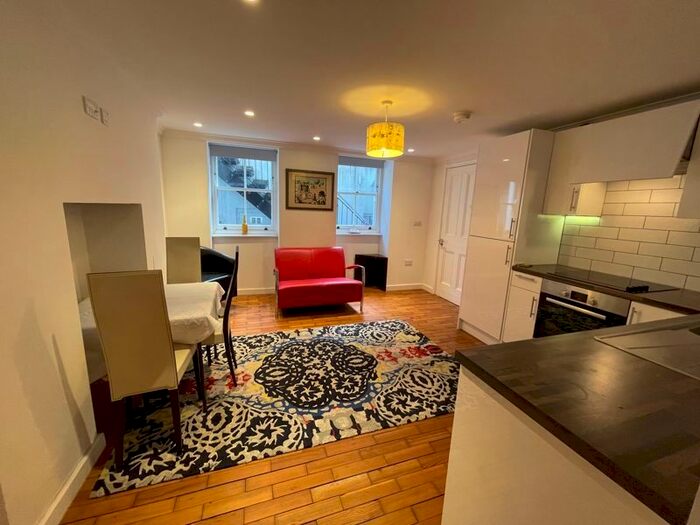 1 Bedroom Flat To Rent In Nottingham Street, London, W1U