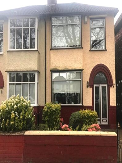 3 Bedroom Semi-Detached House For Sale In Utting Avenue, Liverpool, Merseyside, L4