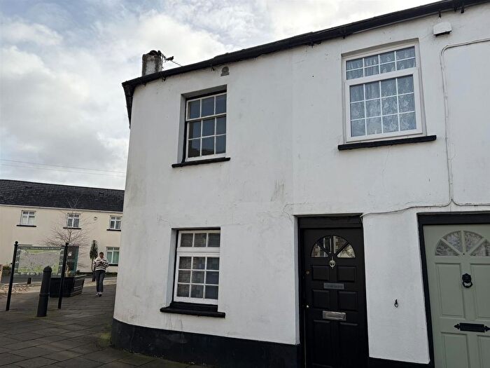 2 Bedroom Cottage To Rent In Corner Cottage, The Square, NP26