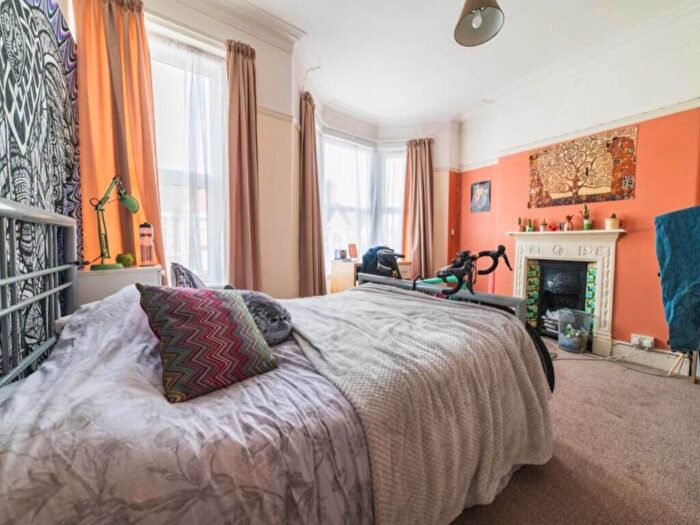 5 Bedroom House To Rent In Lisvane Street, Cathays, Cardiff, CF24