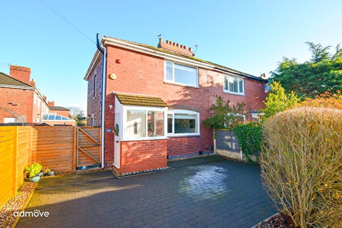3 Bedroom Semi Detached House For Sale In Darley Avenue, Manchester, M21