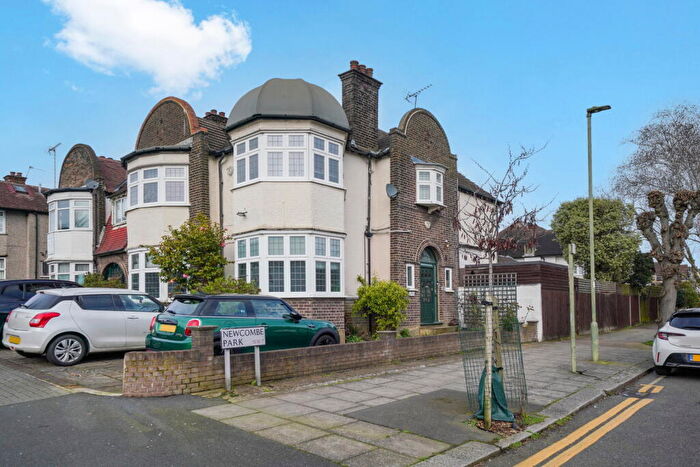 6 Bedroom Semi Detached House For Sale In Millway, London, NW7