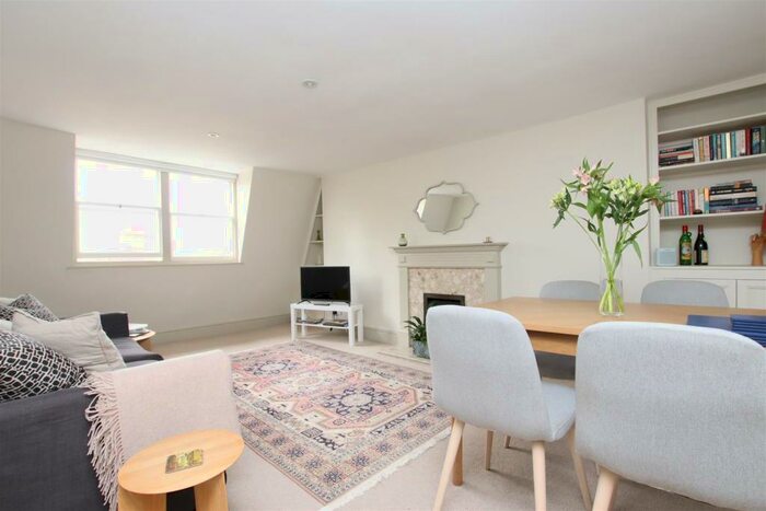 2 Bedroom Flat To Rent In Upper Church Street, Bath, BA1