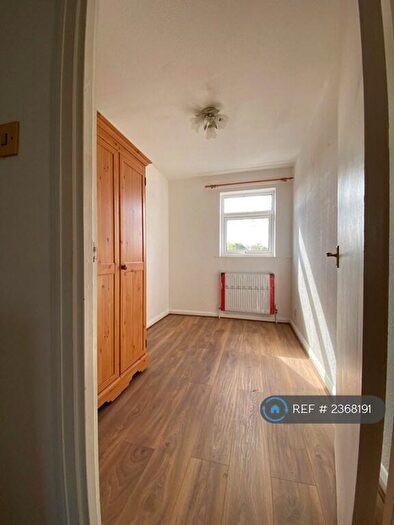 4 Bedroom Terraced House To Rent In Weekes Drive, Slough, SL1