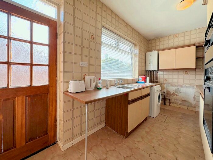 2 Bedroom Bungalow For Sale In Broomfield Avenue, Walkerville